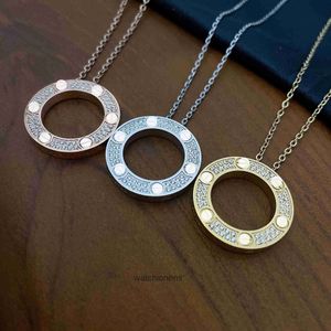 Collier de luxe de haute qualité Cartter C Collier d'étoile tout-ciel classique Cercle femelle Big Cake Round Ins Light Luxury Net Red Fashion Color-Resistant Nail