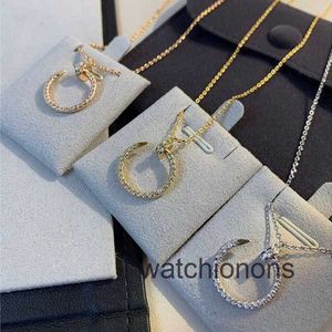 Collier de luxe de haute qualité Cartter V Gold plaqué Mijin CNC Artisanat incrusté avec un ongle de diamant complet feme