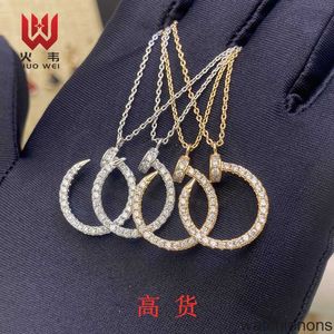 Collier de luxe de haute qualité classique Kajia Womens 18K Rose Gold Nail Fashion Diamond polyvalent intégré à la chaîne à col courte bijoux