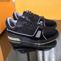 High quality luxury Spring and summer men sports shoes collision color outsole super good-looking are Size35-47 kmkjkhu0002