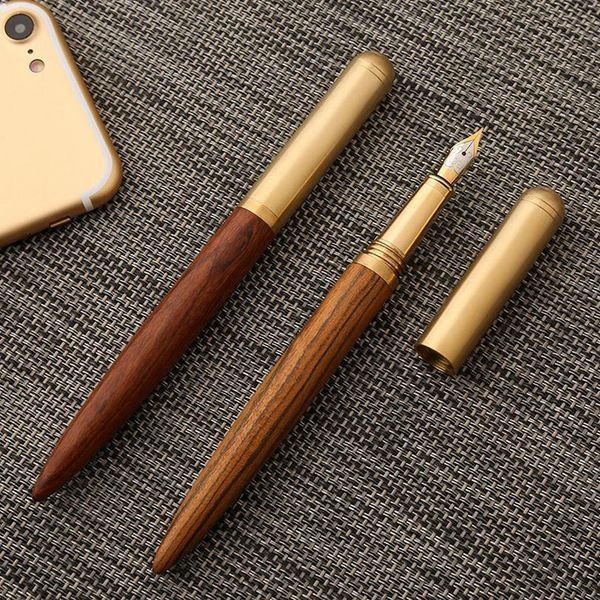 Fountain Wood Fountain Pen Iraurita Encre stylo 0,7 mm Nib Caneta Stationery Office Supplies avec sac pour cadeau