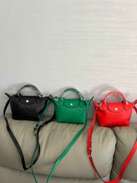 Sac de créateur de co-branding LVSE de haute qualité longue luxe masculine femme couleur sacs de main de couleur crayon creux sacs crossbody sacs