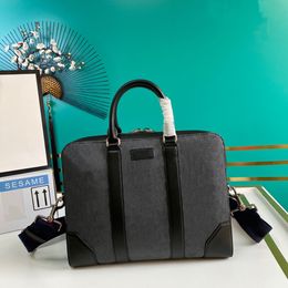 Men de haute qualité Men Incline pour Business Sac à bandoulière de grande capacité en cuir authentique Sac à main de luxe de grande capacité