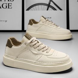 Haute qualité hommes chaussures décontractées en cuir véritable hommes baskets à la main mâle vulcaniser chaussures de luxe léger semelle extérieure mode Skate chaussures formateurs AA0010