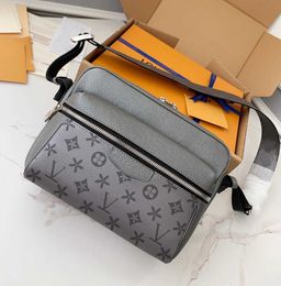 Haute Qualité Hommes M30830 Duffel Sac À Bandoulière Trio En Plein Air Sac À Main Sport Sac Fourre-Tout Femmes Sacs À Main De Luxe Sacs À Bandoulière Designer Louvis Embrayage En Cuir Bum Sacs