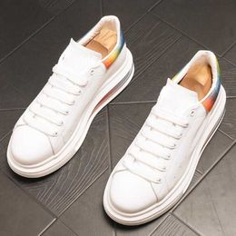 Chaussures de plate-forme pour hommes de haute qualité Sneakers Top Designer Augment les mocassins à talons plats Lacet-up Petites chaussures décontractées blanches Toe rond plus taille 38 ~ 44