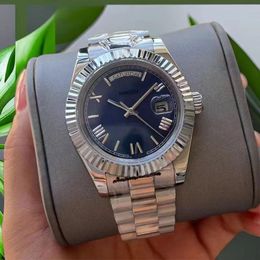 Montre mécanique automatique jour/date pour hommes de haute qualité bracelet en acier inoxydable montre saphir montre d'affaires de luxe montres de créateur de mode hommes visage avec diamant