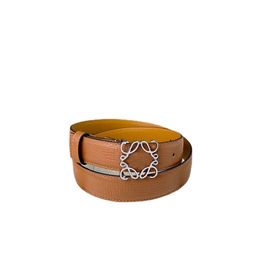 Cinturón de cuero genuino de alta calidad Cinturón de diseño para hombres y femenino Hebilla hueca Patrón de corteza Cinturón de cobre Cinturón de lujo con caja