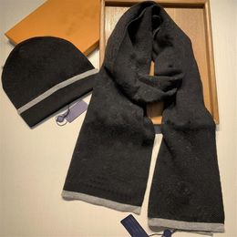 Haute qualité hommes femmes Designers chapeau écharpe ensembles classique treillis garder au chaud en hiver deux pièces laine chapeaux écharpes ensemble BrandS Fashi312m