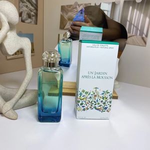 Hommes de haute qualité Femmes Perfume charmante 100 ml Mousson Edt Homme pour fille Eau de Parfum Paris Fragance Encens Spray