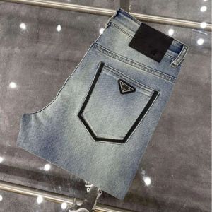 Hoge kwaliteit heren jeans designer broek heren slanke kleine rechte katoenen casual denim broek fashiona driehoek logo letter grafische denim broek