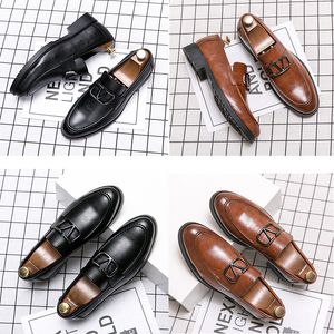 Hoge kwaliteit metalen gesp decoratieve Leffer schoenen voor heren in effen kleur Comfortabele lage hak casual schoenen Britse zakelijke lederen schoenen