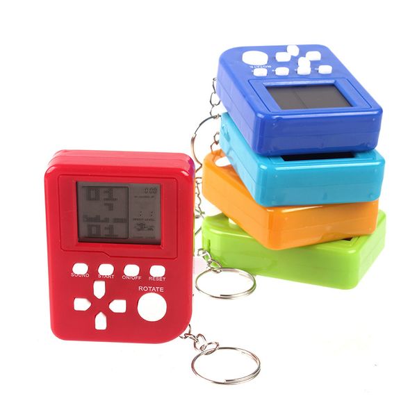 Haute Qualité Mini Handheld Portable Game Players Retro Game Box Keychain Built In 26 Games Controller Mini Video Game Console Key Hanging Toy