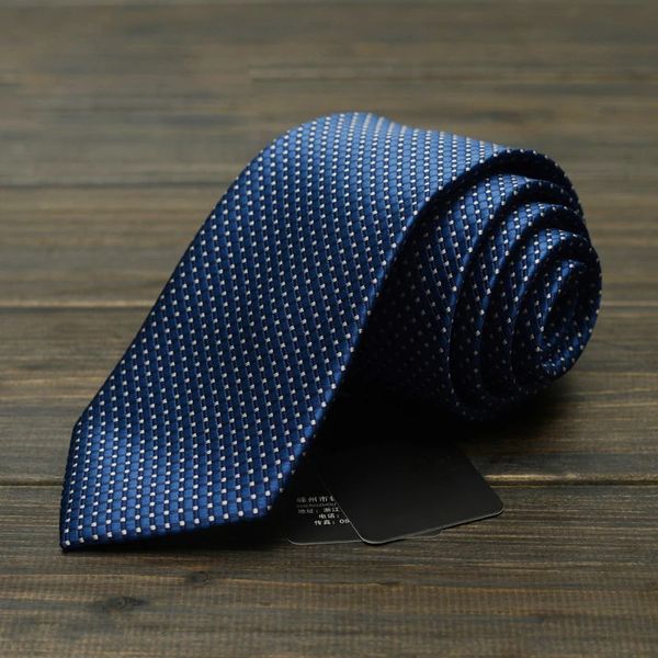 Cravates à carreaux bleu marine de haute qualité pour hommes 7cm, cravate de styliste de mode, costume d'entretien professionnel, boîte-cadeau formelle Carvat 240109