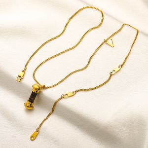 Collier de haute qualité Designer Pendentif Marque Lettre Fleur Femmes Faux Cuir En Acier Inoxydable Tideway Collier Bijoux Hommes Femmes Mariage Cadeaux De Noël