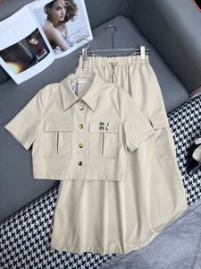 Hoge kwaliteit nieuw modieus shirt met korte mouwen + halve rok geborduurde casual pakrok