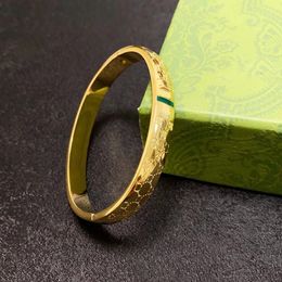Hoogwaardige nieuwe brief gegraveerde Bangle gouden mode prachtige merkontwerper armbanden voor dames dagelijkse outfit verjaardag geschenk sieraden