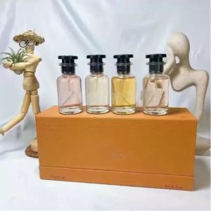 Conjunto de perfume más nuevo de alta calidad 4 * 30ML Rose des Vents / Apogee / Contre Moi / Le Jour se Leve Fragancia de Colonia de larga duración Entrega rápida