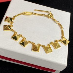 Créateur d'atmosphère de conception de bracelet de niche de haute qualité à la mode et charmant coffret cadeau d'anniversaire de mariage de fête de bracelet