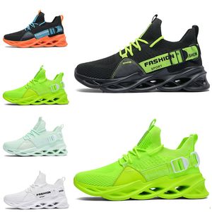 Haute qualité Non-marque hommes femmes chaussures de course lame chaussure respirante noir blanc volt orange jaune hommes formateurs baskets de sport de plein air taille 39-46