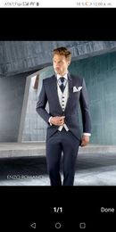 Hoogwaardige One Button Navy Blue Groom Tuxedos Groomsmen Mens Past Bruiloft / Prom / Diner Blazer (jas + Broek + Vest + Tie) K518