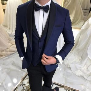 Hoge Kwaliteit One Button Navy Blue Bruidegom Tuxedos Sjaal Revers Groomsmen Mens Past Bruiloft / Prom / Diner Blazer (Jack + Pants + Vest + Tie) K520