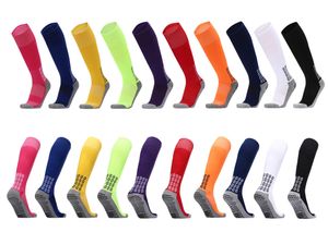 Chaussettes de football à tube long antidérapant avec fond adhésif à points de particules de haute qualité / 10 couleurs disponibles pour les chaussettes de sports de plein air professionnelles pour hommes et femmes