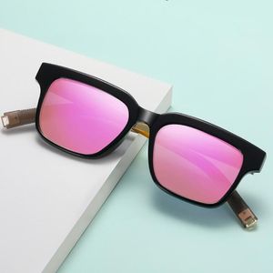 Lunettes de soleil polarisées de haute qualité pour femmes Accessoires de lunettes pour hommes Lunettes de soleil carrées Cadre noir Lentilles miroir flash rose avec étui 1793