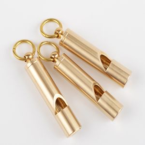 Sifflet en laiton pur de haute qualité Mini porte-clés porte-clés sifflets en cuivre cadeaux de fête outil de survie d'urgence en plein air