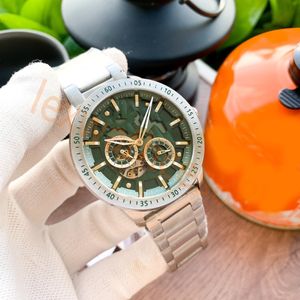 Hoge kwaliteit reloj retro zakelijke stijl uitgehold perspectief automatisch mechanisch herenhorloge met nauwkeurige structuur
