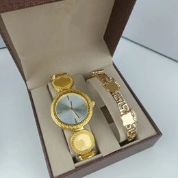 Reloj de pulsera de alta calidad 2 piezas Conjunto de diamantes Relojes de lujo para mujer Reloj de oro vintage Reloj de pulsera para mujer Regalos de diamantes de imitación para mujer Pulsera con caja