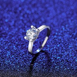 Hoge kwaliteit S925 sterling zilver Moissanite Europese stijl bruiloft Mosan Diamond S Sier Prachtige glanzende zirkoon Sexy damesring met vier klauwen High-end sieraden