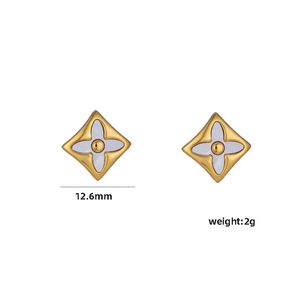 Hoogwaardige Sailormoon Women roestvrijstalen klaver ketting witte zwarte parel mode korte keten choker geometrie luxe ontwerper Sailormoon kettingen 872