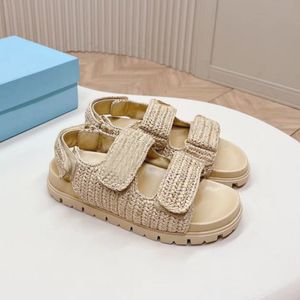 Sandales de haute qualité Fashion Fashion Toven Beach Chaussures décontractées confortables créateurs de créateurs de lacets pour femmes