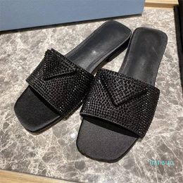 Satijnen sling-rugpompen van hoge kwaliteit sandalen met kristallen satijnen kristallen serie slippers sandalen loafers muller schoenen bovenwerk