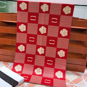 Bufandas de alta calidad Pashmina Bufanda cuadrada Shaw Wrap Marca simple Banda roja Wraps Mujeres Diseñador Invierno Diseño popular Moda Regalo Pareja Familia
