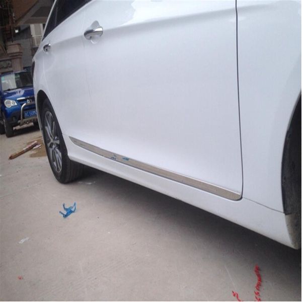 Autocollant de protection contre les éraflures de barre de décoration de corps de porte latérale de voiture en acier inoxydable de haute qualité pour Hyundai Sonata YF 2011 -2014218p