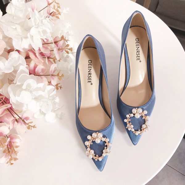 Haute qualité talon aiguille chaussures de mariage en soie pour la mariée de luxe concepteur femmes talons perles bout pointu strass chaussures de mariée 266s