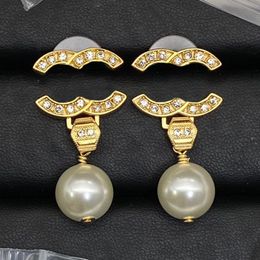 Étalons de haute qualité designer boucles d'oreilles marques lettre étalon femmes bijoux de mariage cristal perle oreille amour cadeaux couple accessoires élégants cuivrés sier cuivre