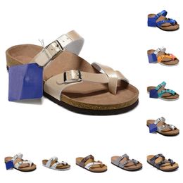 2023 High Qualit Hombres Mujeres Verano Playa Zapatilla Diseñador de moda Chanclas Sandalias Color para mujer Diapositivas casuales Zapato plano Zapatos de viaje al aire libre Zapatilla de ocio