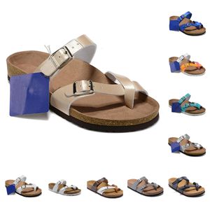2023 High Qualit Hombres Mujeres Verano Playa Zapatilla Diseñador de moda Chanclas Sandalias Color para mujer Diapositivas casuales Zapato plano Zapatos de viaje al aire libre Zapatilla de ocio