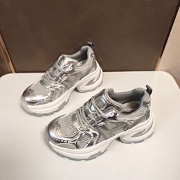 Sneakers de plate-forme en argent élégant de haute qualité Chaussures de course pour femmes confortables chaussures décontractées en maille respirante taille 35-40