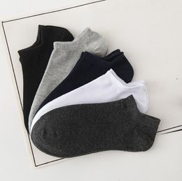 Haute Qualité Summer Bouche Simple Chaussettes pour hommes Invisible Coton Sports Solid Couleur Solid Sock Sock NW037
