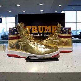 2024 Nouveaux chaussures Trump Basketball Ne jamais abandonner Sneaker Chaussures décontractées Tennis Femmes Plat Luxe Designer HOT Trumps Gold Mens Run Sport Shoe Trainer Cadeau de chaussure avec boîte