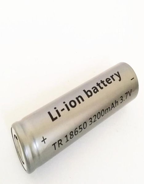 Ultrafire de haute qualité 18650 3200mAh Top plat gris 37 V La batterie au lithium peut être utilisée dans l'appareil photo numérique à lampe de poche LED et donc ON5352510