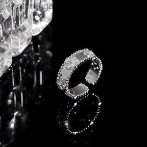 Vvs de haute qualité Diamond Vanclef Clover Anneaux Fashion Fashion Zircon Micro Flored Flower Ring Light Luxury Bijoux Senior avec boîte de marque