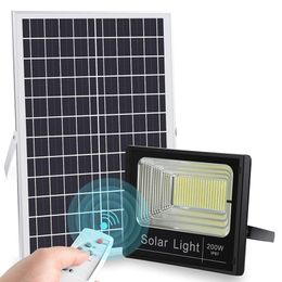 Hoge kwaliteit Warm Wit 200 W Solar Floodlight Light Sensor met Remote Wit Solar Street Light Flood Lamp voor Tuin Park