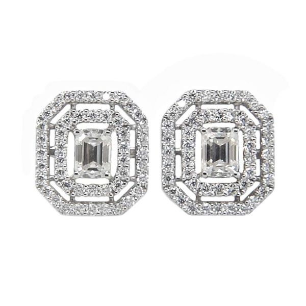 Boucle d'oreille Moissanite de forme carrée en diamant plaqué or blanc de haute qualité