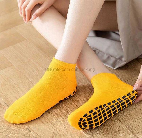 Haute Qualité En Gros Respirant Unisexe Pilates Grip chaussette Anti-Slip Non Slip silicone dots trampoline Chaussettes enfants sport jumping sox home floor socks