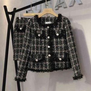 Hoge Kwaliteit Winter Tweed 2 Stuk Set Vrouwen Outfits Plaid Froned Trims Short Jacket Jas + Mini Rok Pakken Vrouwelijke Wollen Sets 210514